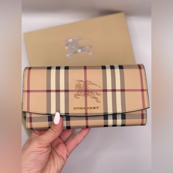 NEW BURBERRY HARRIS LONG WALLET CHECK PATTERN PRINT - Picture 2 of 9